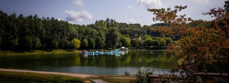 lac de baignade dans le Lot avec pêche, paddle, pique-nique